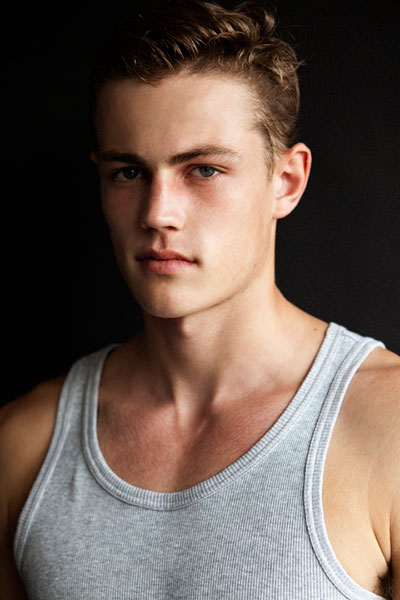 Tom Odell shirtless in boxers